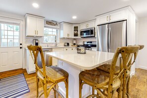 Frigorífic, microones, forn i placa de cuina 