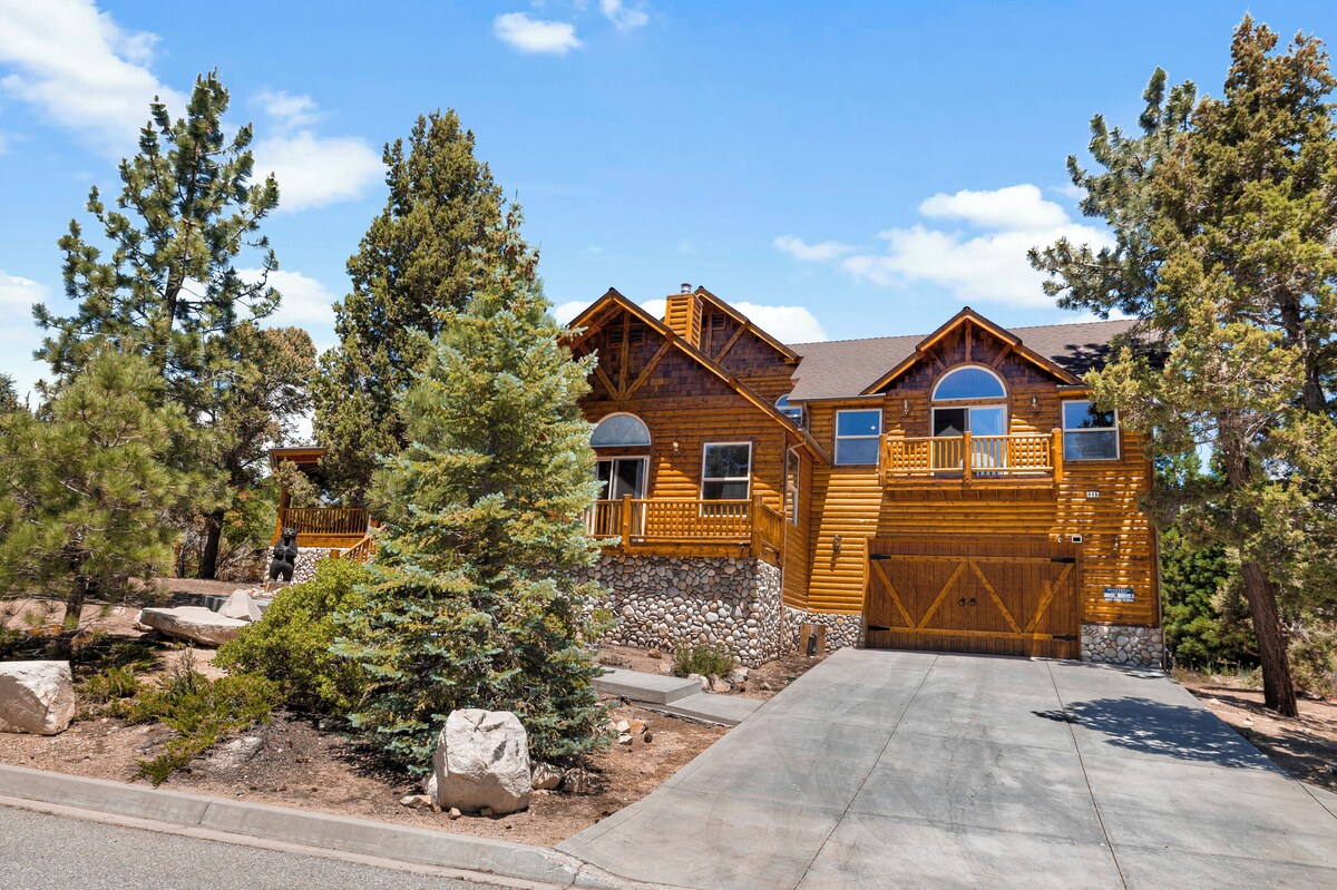 Photo 34 of 2mins to the Lake + Pool Table | Castle Glen Estate Neighborhood | Linaker Lodge
