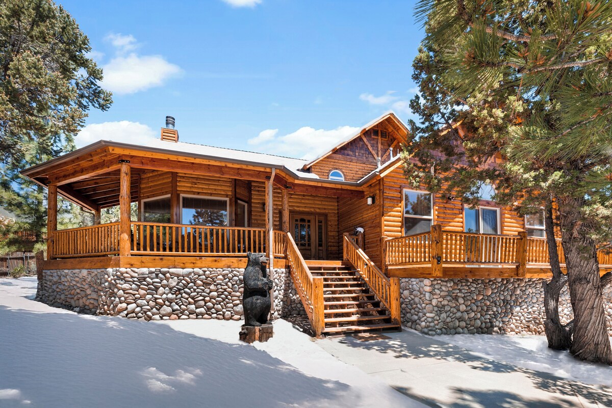 Photo 6 of 2mins to the Lake + Pool Table | Castle Glen Estate Neighborhood | Linaker Lodge