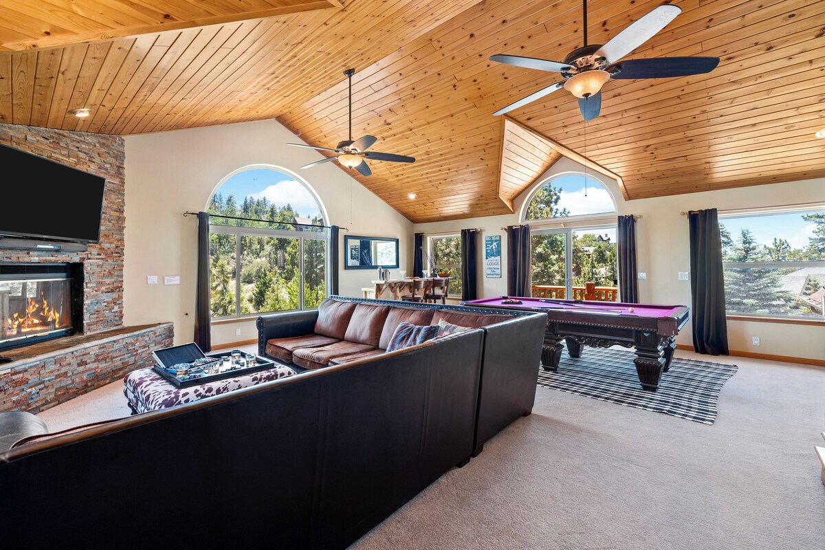 Photo 16 of 2mins to the Lake + Pool Table | Castle Glen Estate Neighborhood | Linaker Lodge