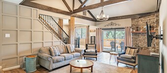 Walk to Lake! 7BDR, HotTub, Movie Theater, GameRoom | Dawn and Dusk by AvantStay