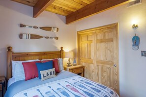 4 bedrooms, travel cot, free WiFi, bed sheets