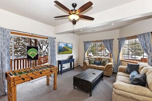 Smart TV, fireplace, offices