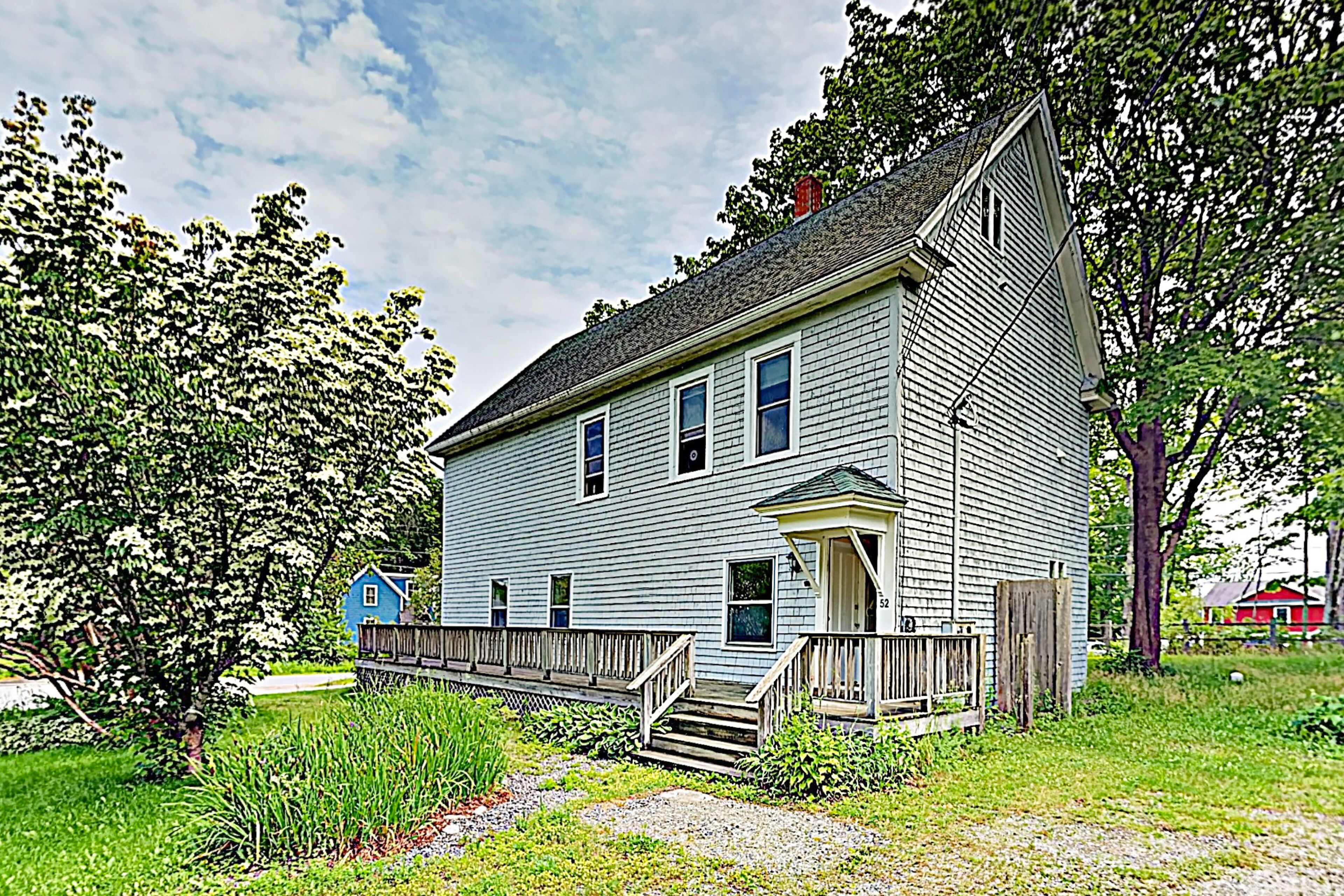 Coastal New England gem with decks - 1 block to Sorrento Harbor