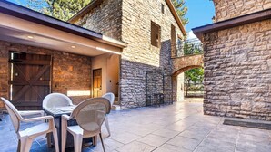 Outdoor dining - Walk to Lake | 6BR Cabin w/ Game Room, Hot Tub | Big Bear Castle (Big Bear Lake)