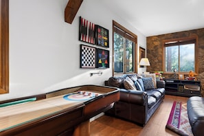 Spielezimmer