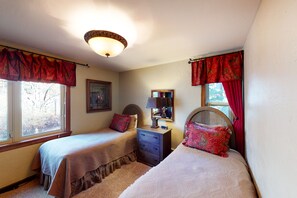 3 Schlafzimmer, Bügeleisen/Bügelbrett, kostenloses Internet, Bettwäsche