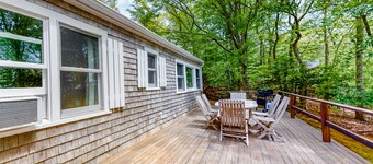 Lakefront cottage with WiFi, partial AC, private pier, patio, & deck - 2 dogs ok