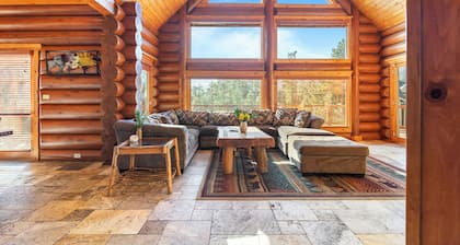 Sleeps 27 | 2 Homes Near the Lake, Hot Tub + Views | Castle Glen Estates