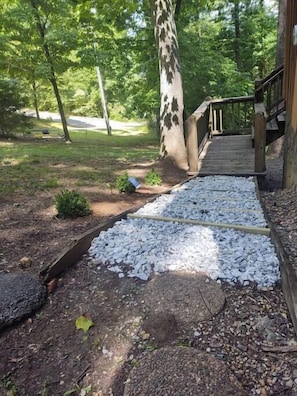 Property grounds - Wears Valley Retreat Dog area Hot Tub (Sevierville)