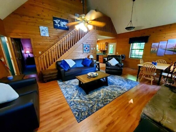 TV, fireplace - Wears Valley Retreat Dog area Hot Tub (Sevierville)