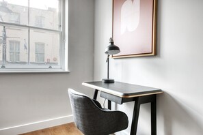 Interior - Modern Waterloo 1BR w/ open plan on Lower Marsh, by Blueground (London)