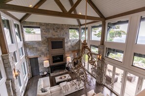 TV, fireplace - Outside Inn at The Lodges at Eagles Nest (Banner Elk)