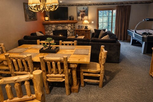 Entire Cozy  Villa 2 min Near Starved Rock!
