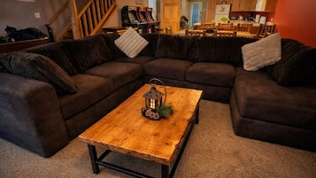 智能电视、壁炉、电子游戏、桌上足球