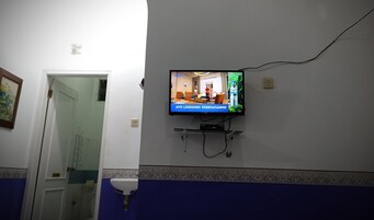 Villa, 2 Bedrooms | Living area | 24-inch LED TV with digital channels, TV