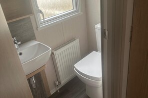 淋浴设施、吹风机、毛巾