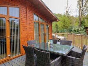 Cottage | Outdoor dining