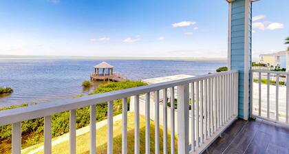 Dual-Suites on the Bay - High-Speed WiFi, Shared Pool, Central AC & Water Views