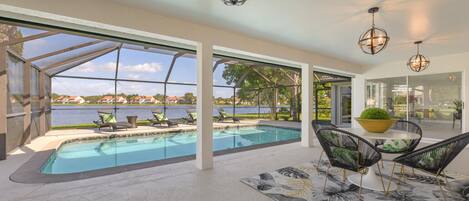 屋外プール、温水プール