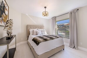 3 bedrooms, iron/ironing board, free WiFi, bed sheets - Luxury fully rehabed house with Lake View (Naples)