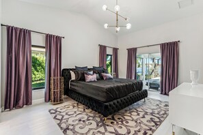3 bedrooms, iron/ironing board, free WiFi, bed sheets - Luxury fully rehabed house with Lake View (Naples)