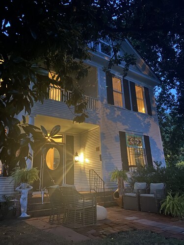 Stay w/ Art at Garden District Gem: Neville House