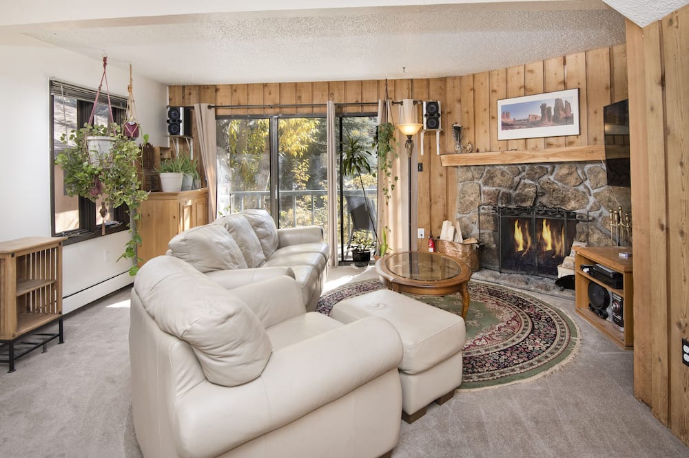 West Vail Riverfront Lodging, Colorado - Red Cliff, CO