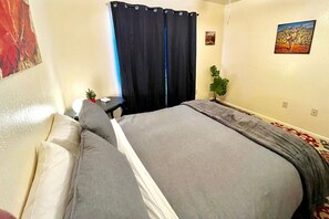 1 makuuhuone, työpöytä, Wi-Fi, vuodevaatteet