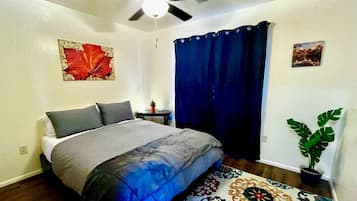 1 bedroom, desk, WiFi, bed sheets