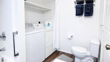 Badekar og hårføner