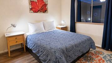 1 bedroom, desk, WiFi, bed sheets