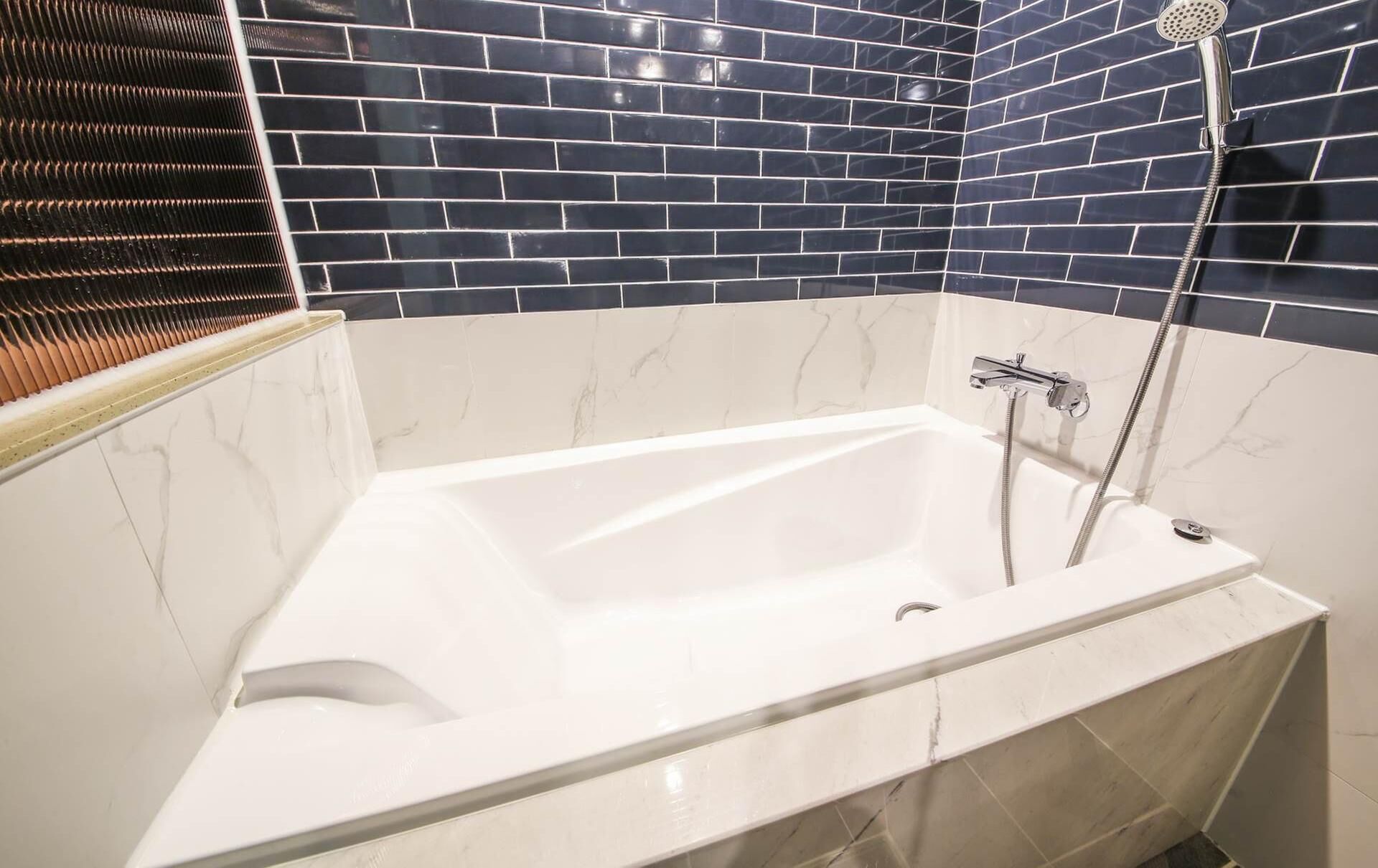 standard double room (check in: fri/sat 8pm, weekday 6pm) | deep-soaking bathtub