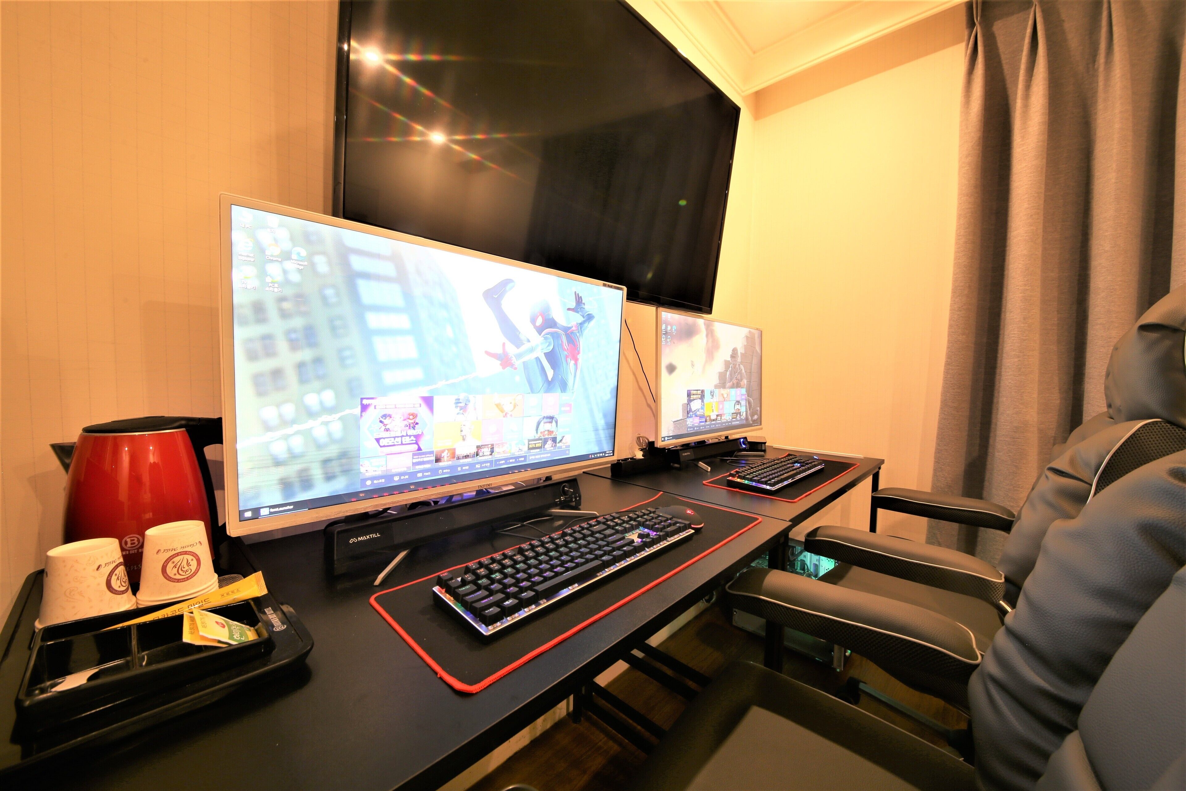 deluxe double room | 1 bedroom, desk, laptop workspace, soundproofing