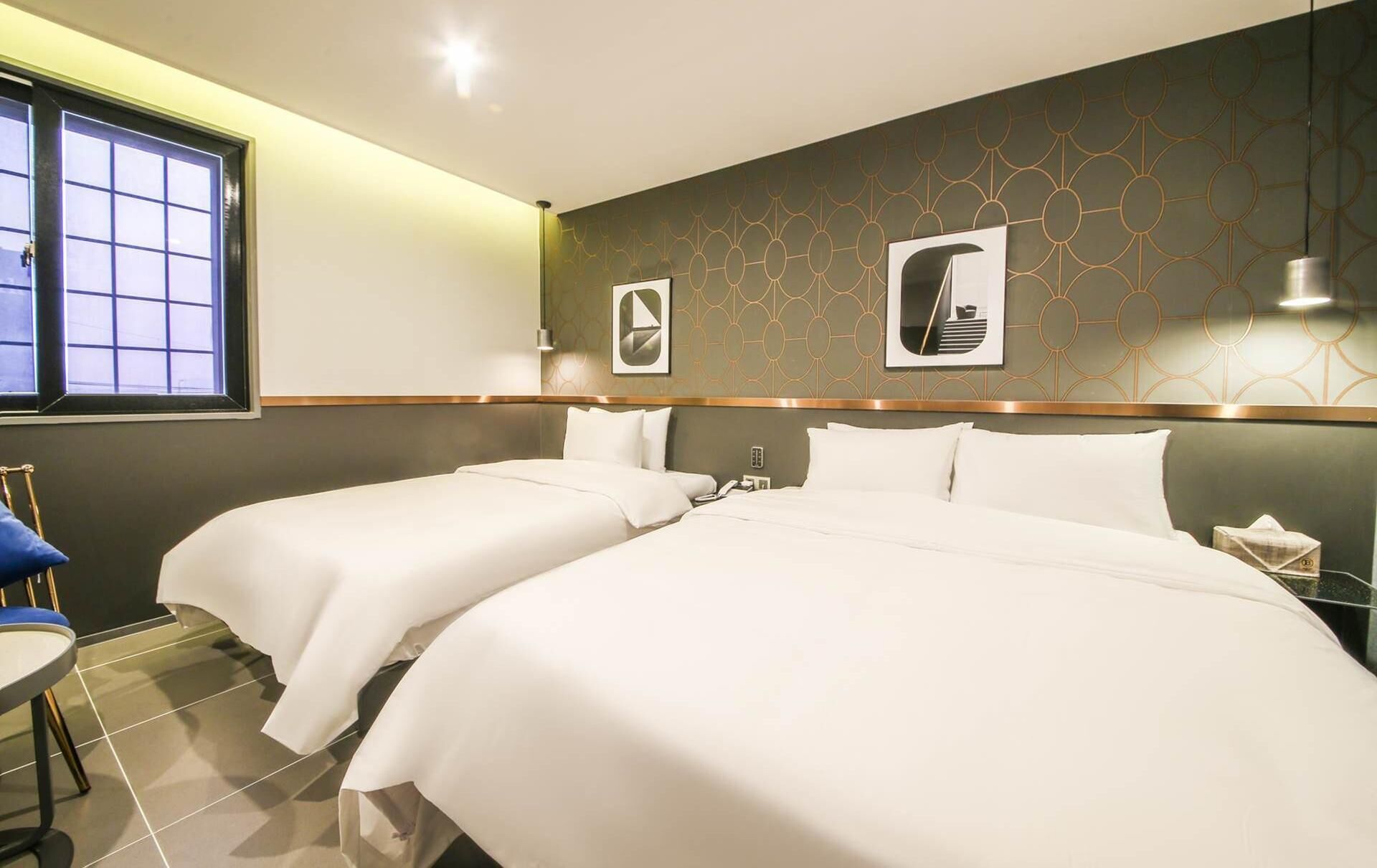 deluxe twin room (check in: fri/sat 8pm, weekday 6pm) | 1 bedroom, desk, laptop workspace, soundproofing