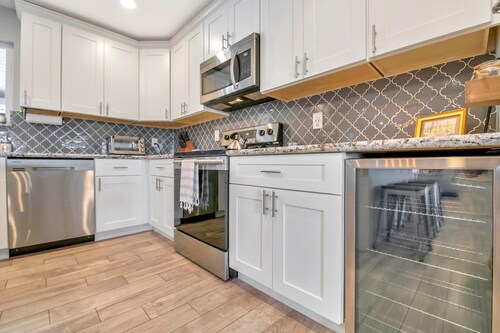 Desert-Chic Arizona home with pool, near ASU.