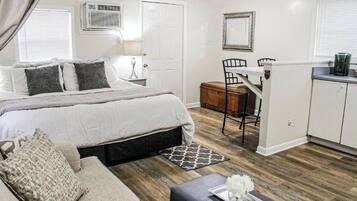 1 bedroom, desk, iron/ironing board, free WiFi