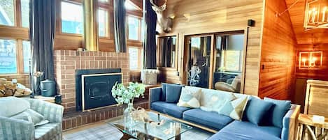 Smart TV, chimenea, oficina, impresora