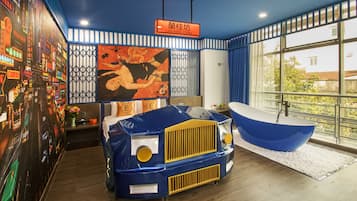 Lyxigt dubbelrum | Minibar, värdeförvaringsskåp på rummet, skrivbord och gratis wi-fi