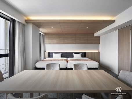 In-room safe, blackout drapes, soundproofing, iron/ironing board. DaiwaRoynetHotel Kobe-Sannomiya PREMIER