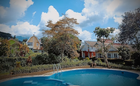 Indoor pool, outdoor pool