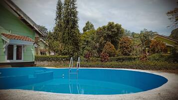 Piscina coperta, piscina all'aperto