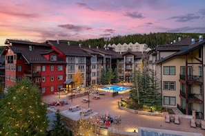 Exterior - Ski In Out Penthouse 4657 I Huge Hot Tub I Great Views I Heated Garage I Discounted Attractions (Winter Park)