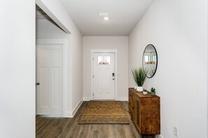 Interior - Dog Friendly |Fenced |New Build |Screened Patio |Minutes To Beach |King Master |2 Queens |Bunk Room (Gulf Breeze)