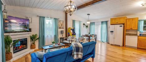 Smart TV, chimenea, videojuegos y Netflix