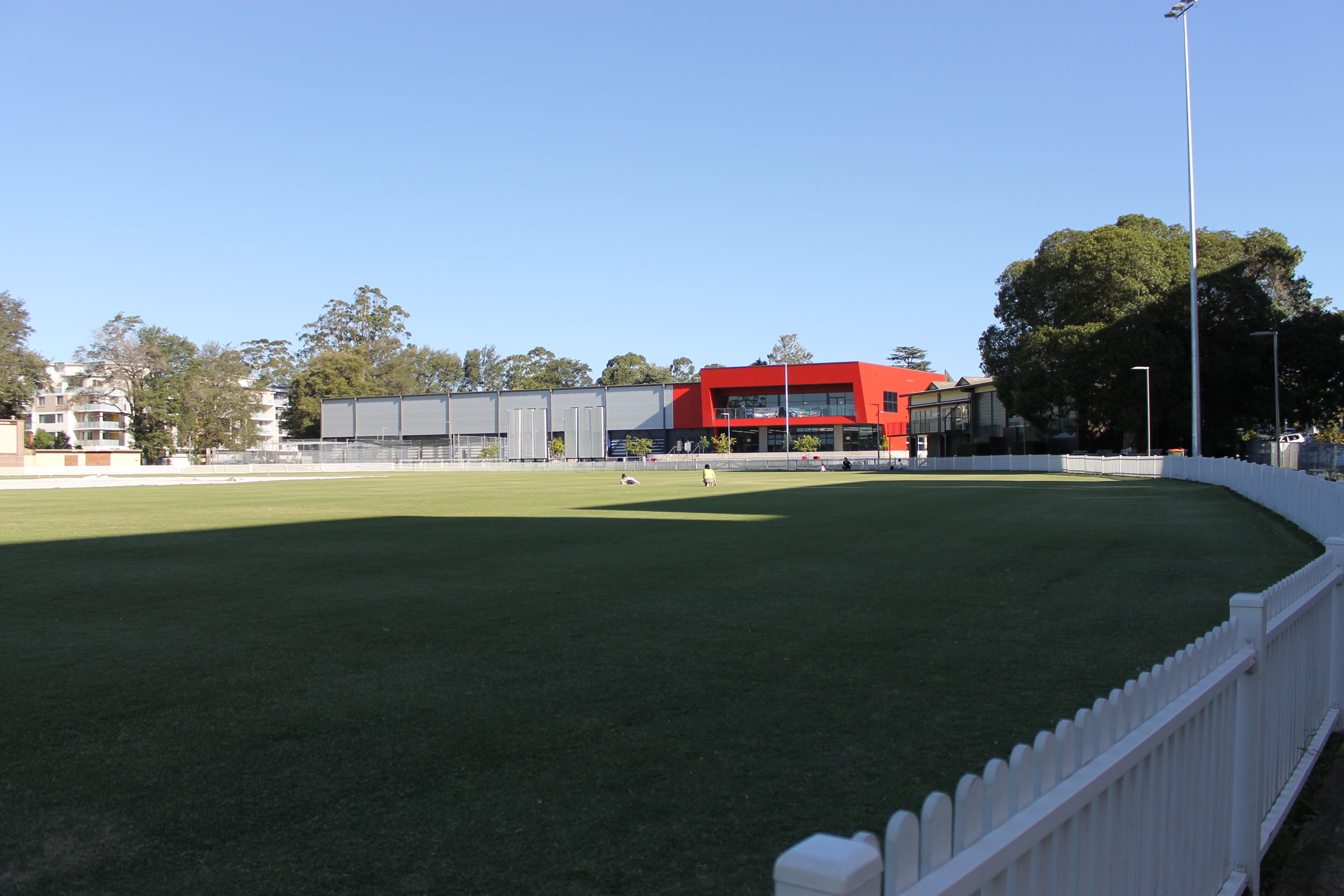 Cozy Modern Home With Free parking — image 2