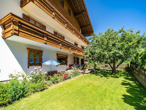 Gruppenhaus in der NĂ€he des Skigebiets