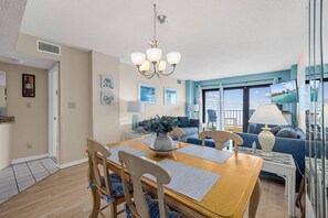 Dining - Steps to the Beach - Short Drive to Dining & shops - AT1104 (Murrells Inlet)