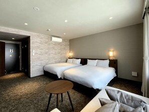 In-room safe, desk, free WiFi, bed sheets - KYOTO GRANBELL HOTEL hanareya (Kyoto)