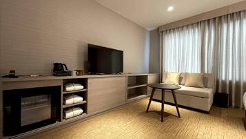 Habitación triple estándar, no fumadores (for 3 people) | Caja fuerte, escritorio, wifi gratis y ropa de cama
